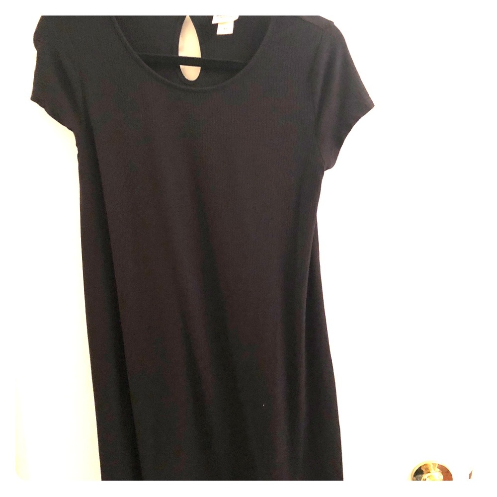 Black key hole back dress